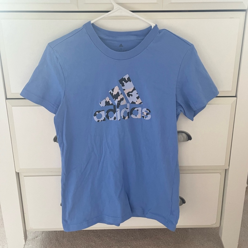 Adidas camo logo graphic tee